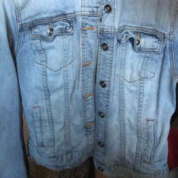 Light blue jean jacket! Size small! - Picture 2 of 4